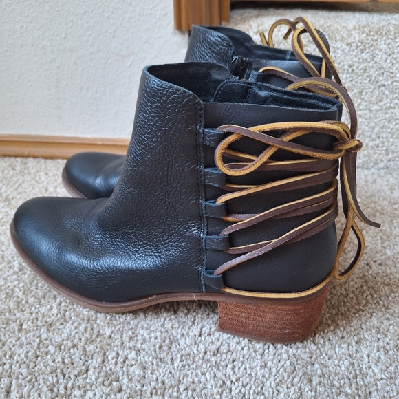 Korks Belaya Black Lace Up Detailing Booties Side Zip Womens Size 8 - Picture 2 of 9